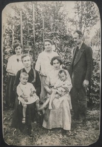 1918. Lubaczów. Fotografia rodzinna.
