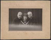 1928. Lwów. Stanisław, Maria i Jan Ruebenbauerowie (rodzeństwo).