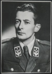 1955. Lubaczów. Roman Gutowski w mundurze leśnika.