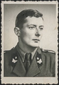 1947. Lubaczów. Roman Gutowski w mundurze leśnika.