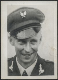 1942. Opaka. Jan Ruebenbauer w mundurze leśnika.