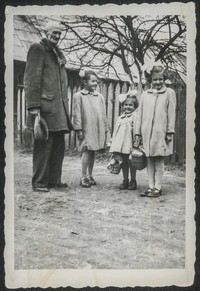1957. Lubaczów. Fotografia rodzinna.
