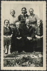 1947. Lubaczów. Fotografia rodzinna.