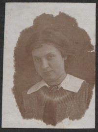 1915. Lwów. Zdjęcie portretowe Józefy Ruebenbauer.