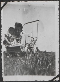 1950. Lubaczów. Roman Gutowski z córką Barbarą Gutowską.
