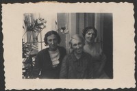 1935. Lubaczów. Maria Ruebenbauer, Maria i Eugenia Kruszyńskie.