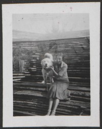 Lata 30. XX w. Maria Gutowska z psem.