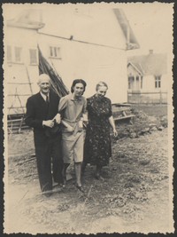 1936. Lubaczów. Władysław, Maria i Józefa Ruebenbauerowie.