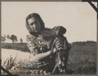 1948. Lubaczów. Maria Gutowska z psem.
