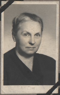 1950. Lubaczów. Zdjęcie portretowe Józefy Ruebenbauer.